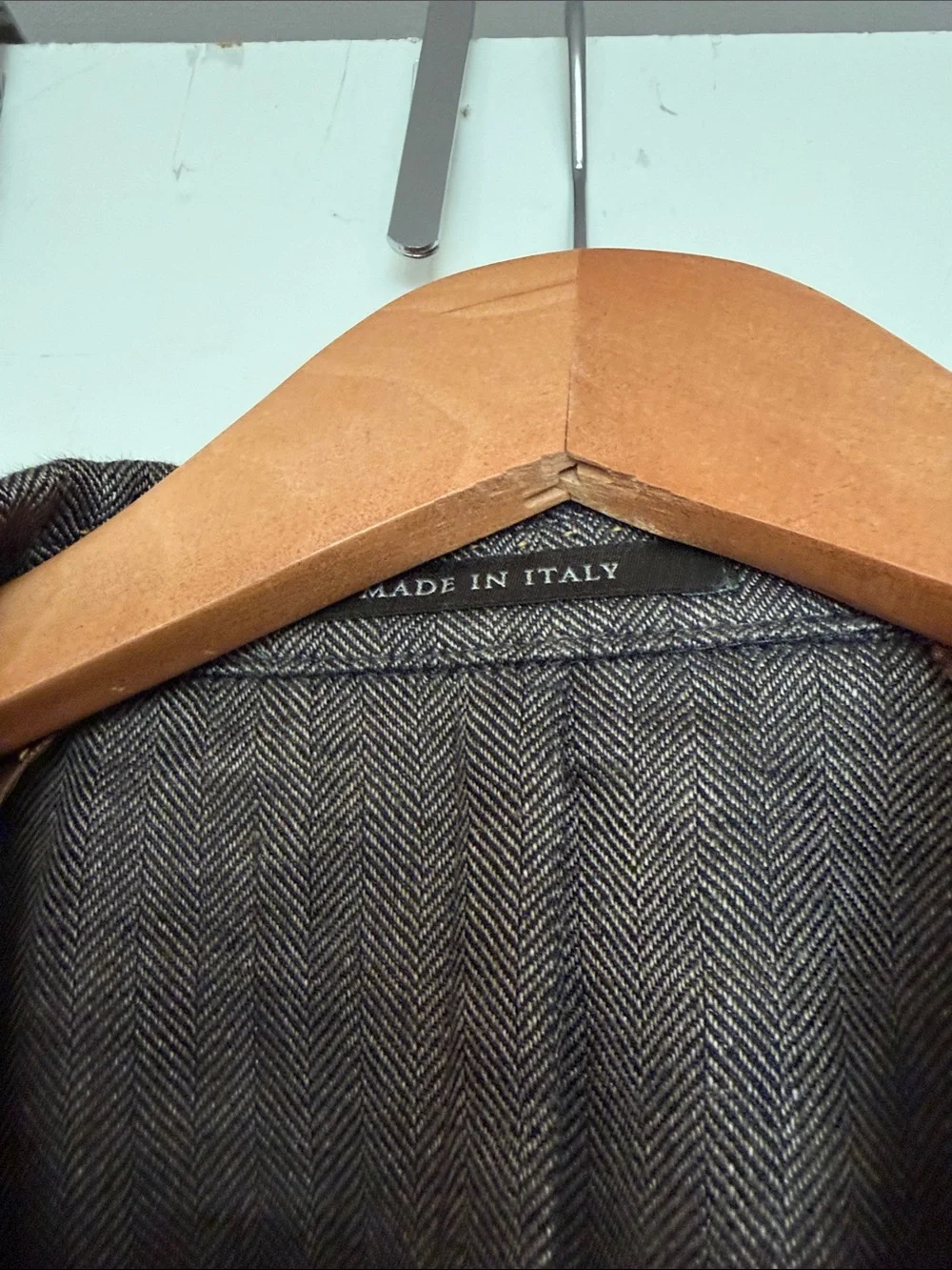 Men's Tailored Brown Blazer with Gold Buttons linen